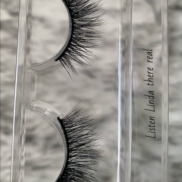 "Listen Linda There Real" || Lashful Lengths Luxury Mink Eyelashes - Picture 2 of 6
